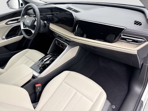 Used 2025 Audi Q5 Premium w/ Convenience Package AWD/4WD image 17
