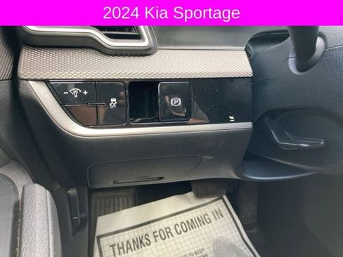 Used 2024 Kia Sportage LX image 27