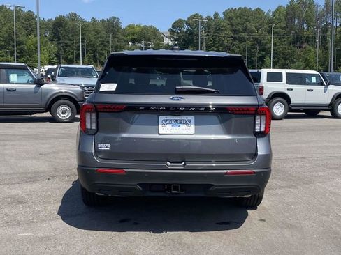 New 2026 Ford Explorer Active RWD image 4