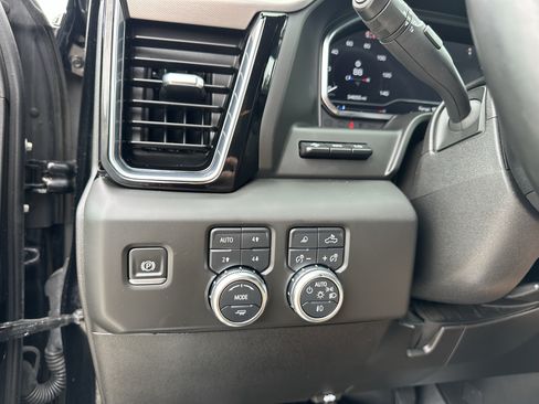 Used 2025 GMC Sierra 2500 Denali w/ Denali Reserve Package AWD/4WD image 32
