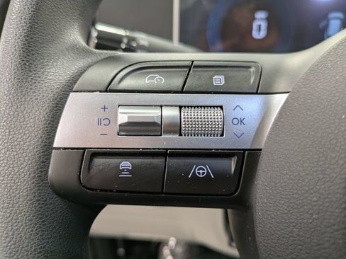 Certified 2025 Hyundai Tucson SE AWD/4WD image 16