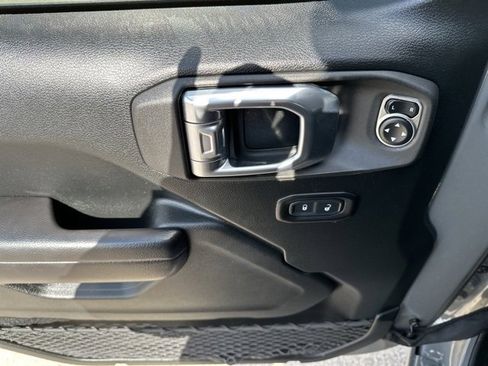 Used 2021 Jeep Wrangler Unlimited Sport image 19
