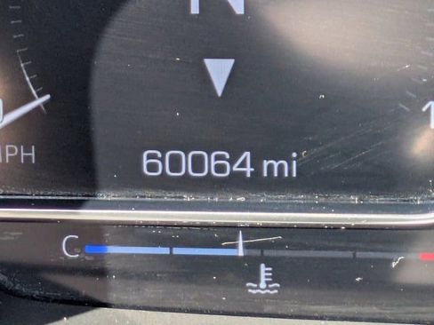 Used 2024 GMC Yukon XL Denali image 25