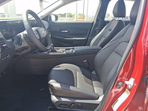 New 2026 Nissan Sentra SR w/ SR Premium Package FWD image 24