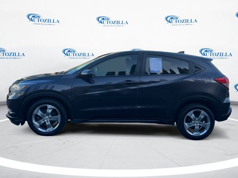 Used 2017 Honda HR-V LX image 2