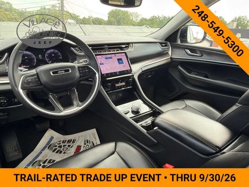Used 2023 Jeep Grand Cherokee L Limited AWD/4WD image 16