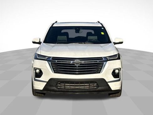 Used 2023 Chevrolet Traverse Premier AWD/4WD image 2
