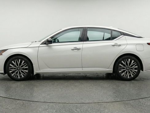 Used 2025 Nissan Altima 2.5 SV FWD image 5
