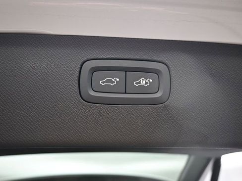 New 2026 Volvo XC90 B6 Plus w/ Protection Package Premier image 33