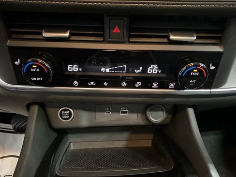 Certified 2023 Nissan Rogue SV w/ SV Premium B Package AWD/4WD image 19