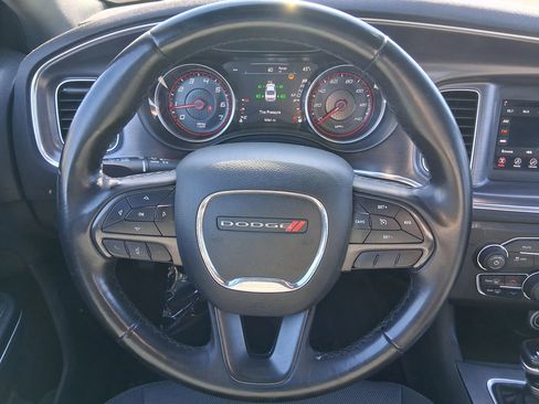 Used 2018 Dodge Charger SXT image 16