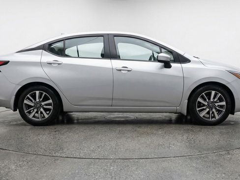 Used 2025 Nissan Versa SV image 11