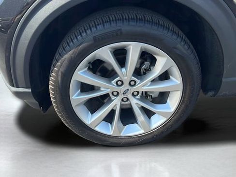 Used 2023 Ford Explorer Platinum w/ Technology Package AWD/4WD image 9