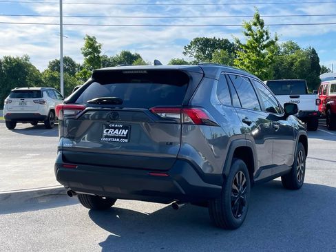 Used 2021 Toyota RAV4 LE w/ Carpet Mat Package (TMS) FWD image 7