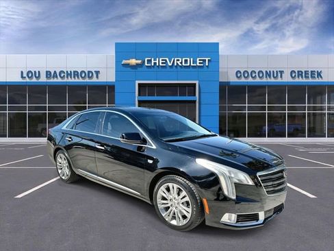 Used 2018 Cadillac XTS Luxury image 2