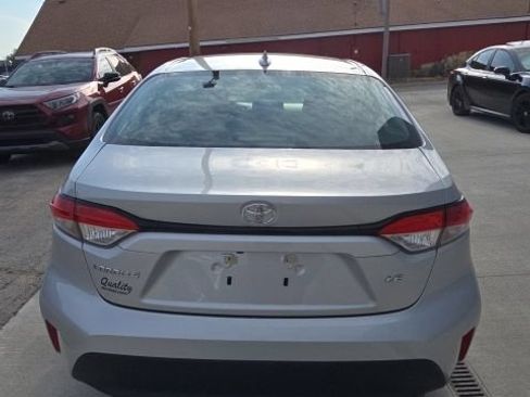 Used 2025 Toyota Corolla LE FWD image 7