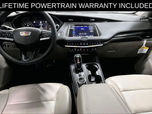 Used 2023 Cadillac XT4 Premium Luxury w/ Technology Package AWD/4WD image 18