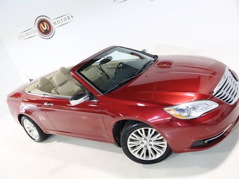 Used 2013 Chrysler 200 Limited FWD image 7