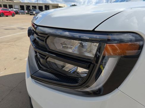 New 2025 Ford Expedition Active image 30