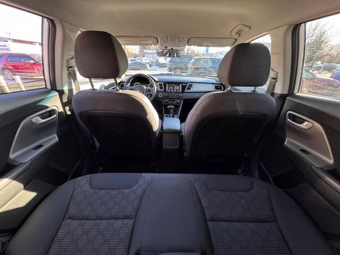 Used 2018 Kia Niro LX image 9