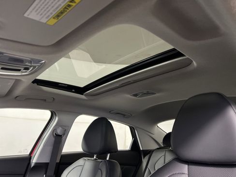 Used 2023 Hyundai Elantra Limited w/ Cargo Package image 24