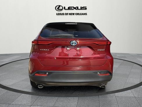 Used 2022 Toyota Venza LE image 7