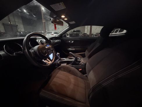 Used 2019 Ford Mustang GT RWD image 11