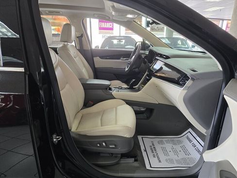 Used 2020 Cadillac XT6 Premium Luxury image 16