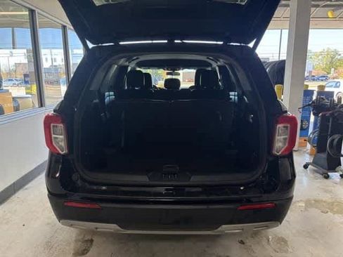 Used 2022 Ford Explorer XLT w/ Equipment Group 202A image 27