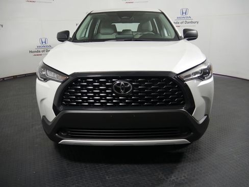 Used 2024 Toyota Corolla Cross L AWD/4WD image 2