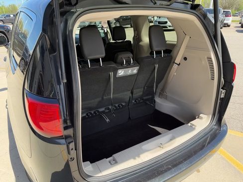 Used 2017 Chrysler Pacifica Touring-L Plus w/ Tire & Wheel Group image 15