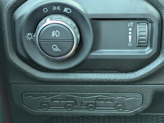 Used 2026 Jeep Gladiator Sport AWD/4WD image 16