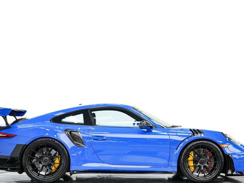 Used 2019 Porsche 911 GT2 RS RWD image 2