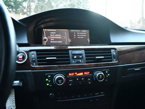 Used 2011 BMW 328i xDrive Sedan w/ Premium Pkg image 18