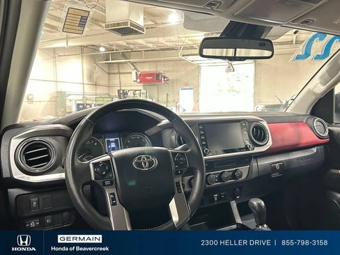 Used 2022 Toyota Tacoma SR5 AWD/4WD image 15