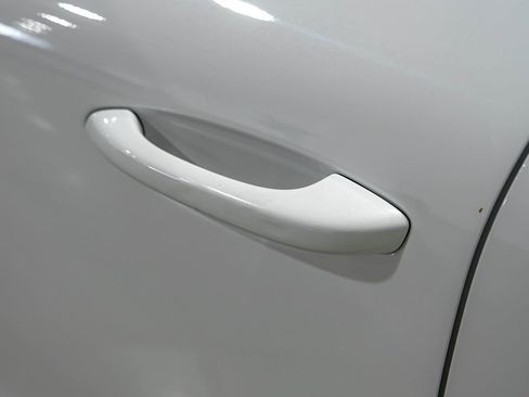 Used 2024 Porsche Macan AWD/4WD image 55