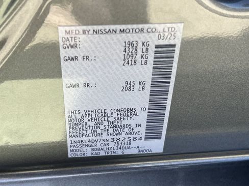 Used 2025 Nissan Altima 2.5 SV FWD image 36