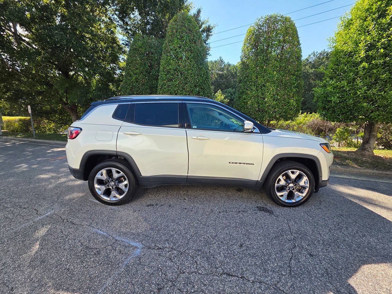 Used 2018 Jeep Compass Limited w/ Navigation Group AWD/4WD image 6