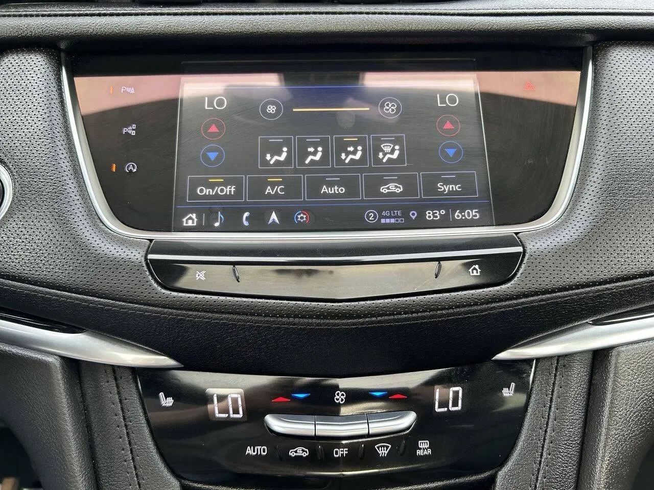 Used 2024 Cadillac XT5 Premium Luxury w/ Technology Package AWD/4WD image 18