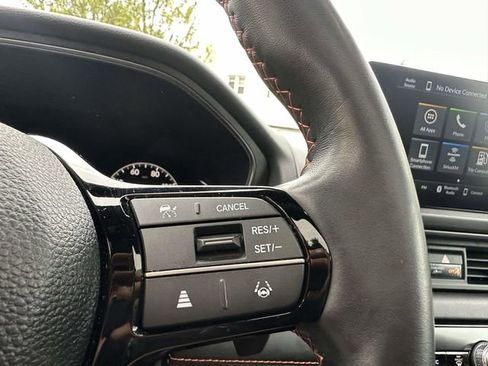 Used 2025 Honda Pilot TrailSport image 30