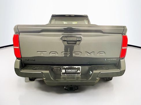 Certified 2026 Toyota Tacoma TRD Off-Road AWD/4WD image 12