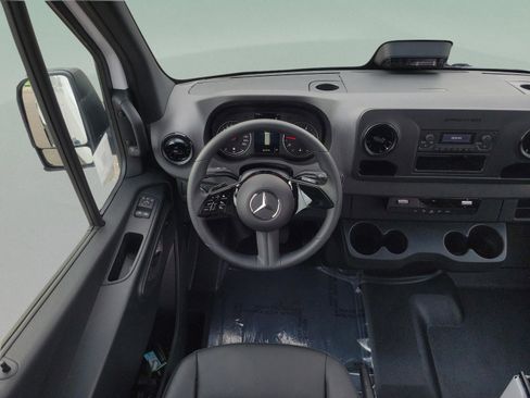 New 2025 Mercedes-Benz Sprinter 2500 image 8