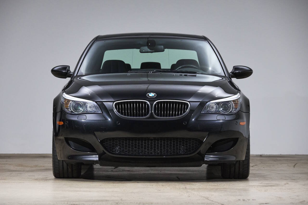Used 2008 BMW M5 RWD image 2