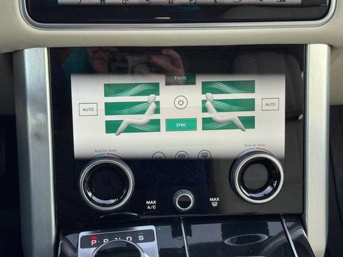 Used 2019 Land Rover Range Rover image 13