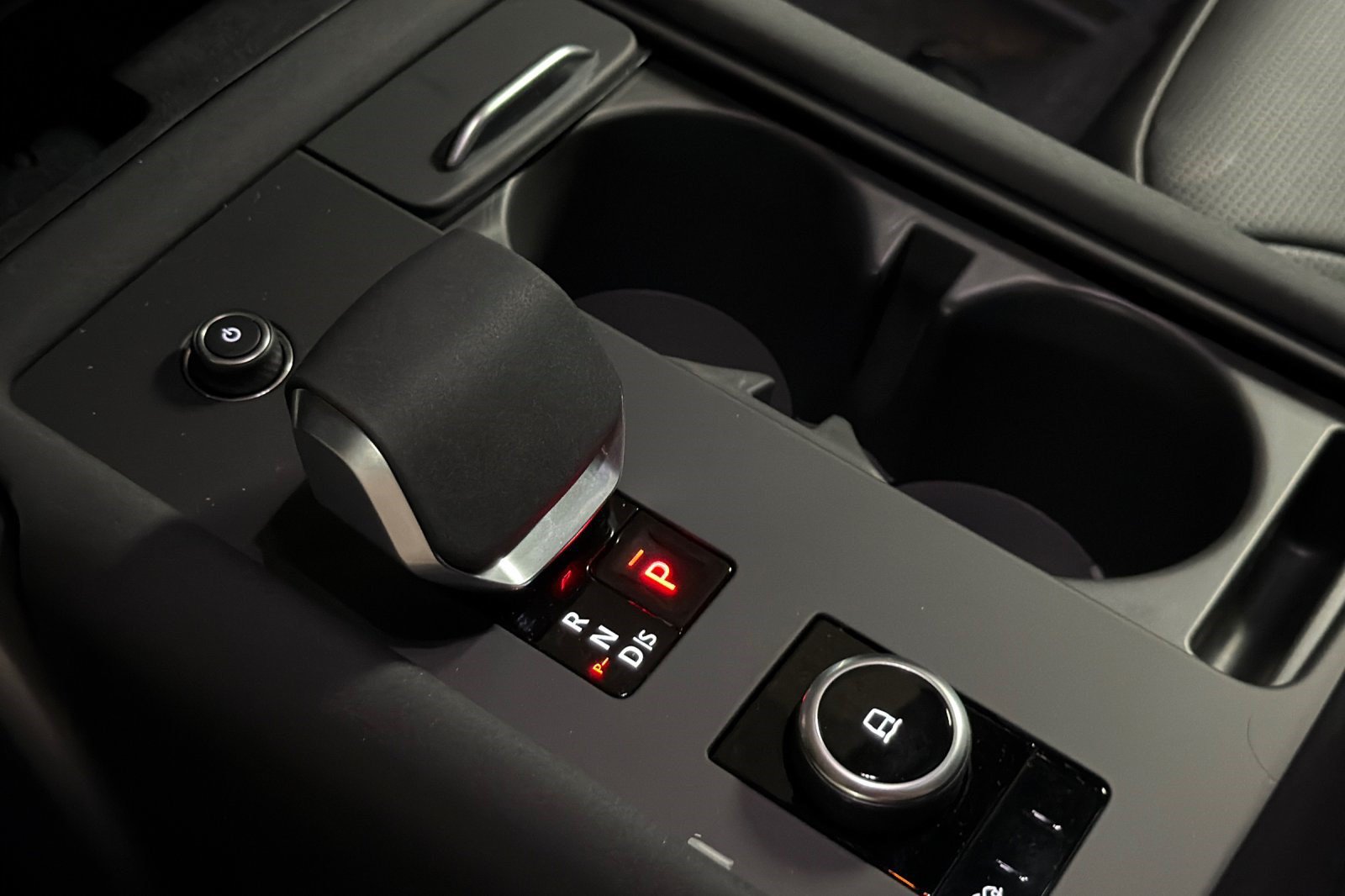 New 2026 Land Rover Discovery Limited Edition AWD/4WD image 17