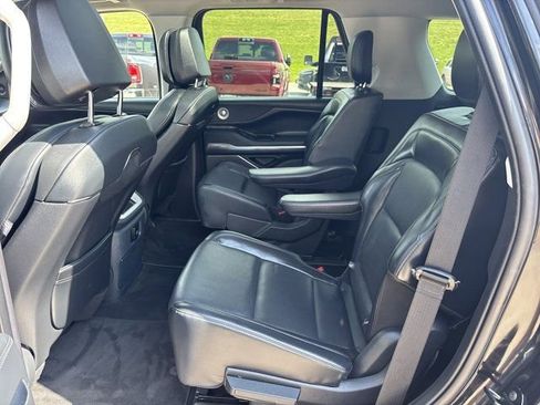 Used 2025 Lincoln Navigator Reserve AWD/4WD image 18