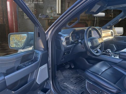 Certified 2024 Ford F150 Lariat w/ Equipment Group 502A High image 17