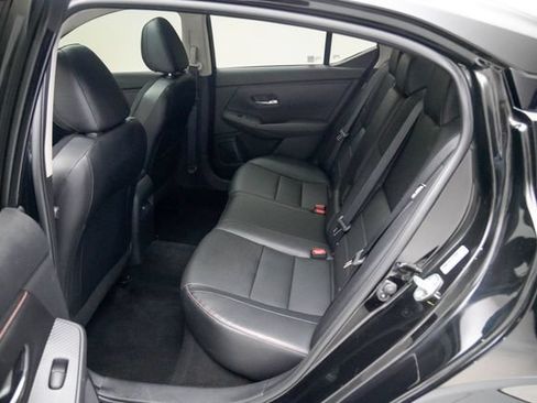 Used 2023 Nissan Sentra SR w/ SR Premium Package FWD image 15