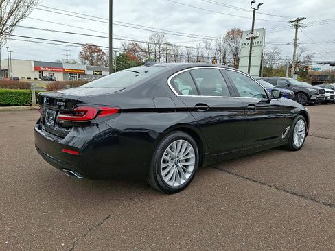 Used 2022 BMW 530i xDrive w/ Premium Package image 6