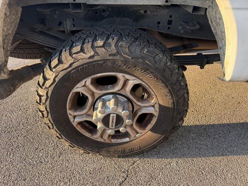 Used 2025 Ford F350 XLT image 4